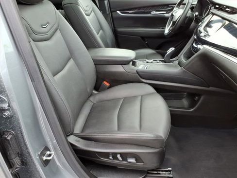 Used 2024 Cadillac XT6 Premium Luxury image 24