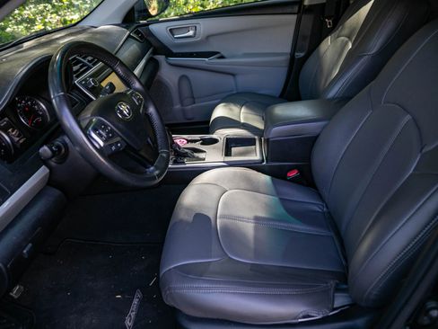 Used 2017 Toyota Camry SE FWD image 27