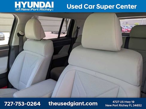 Used 2025 Hyundai Santa Fe SEL FWD image 7