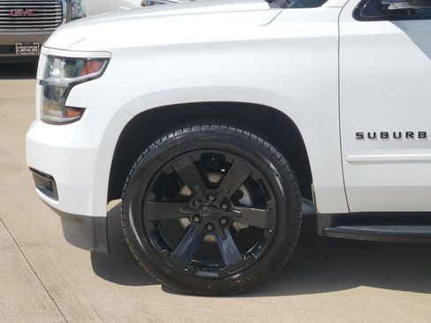 Used 2019 Chevrolet Suburban Premier RWD image 8