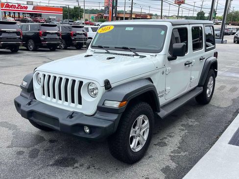 Used 2018 Jeep Wrangler Unlimited Sport S AWD/4WD image 7