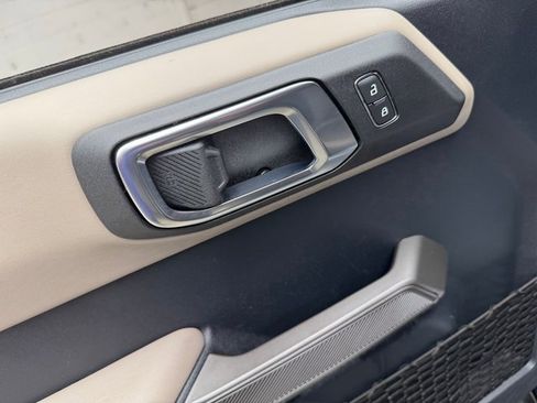 Used 2022 Ford Bronco Wildtrak image 11