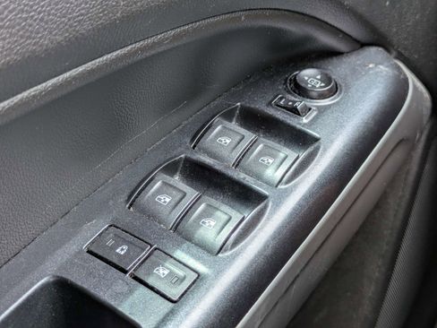 Used 2021 Chevrolet Colorado LT AWD/4WD image 23
