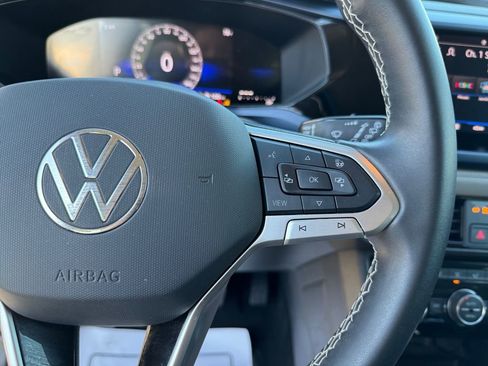 Used 2024 Volkswagen Taos SE image 20