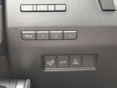 Used 2025 Lexus GX 550 w/ Accessory Package (2T) AWD/4WD image 26