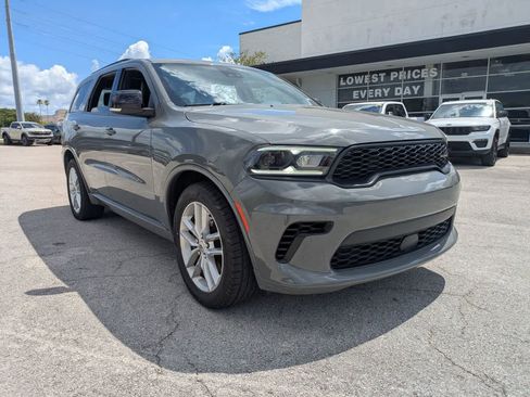Used 2024 Dodge Durango GT RWD image 3