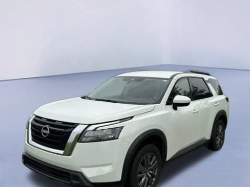 Used 2025 Nissan Pathfinder SV FWD image 1