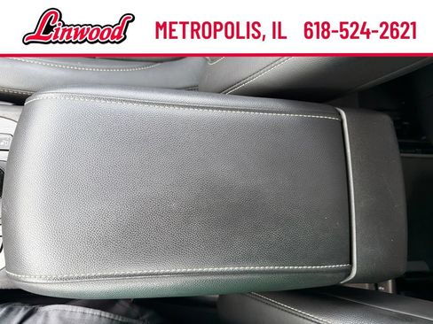 Used 2023 GMC Acadia SLT w/ Preferred Package FWD image 20