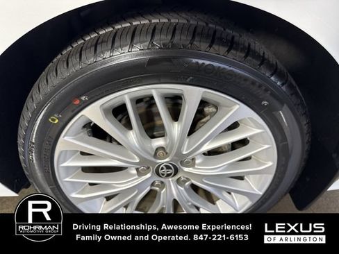 Used 2020 Toyota Camry XLE FWD image 5