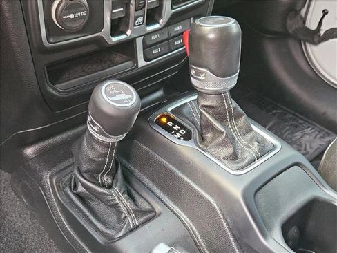 Used 2020 Jeep Wrangler Unlimited Sahara AWD/4WD image 20