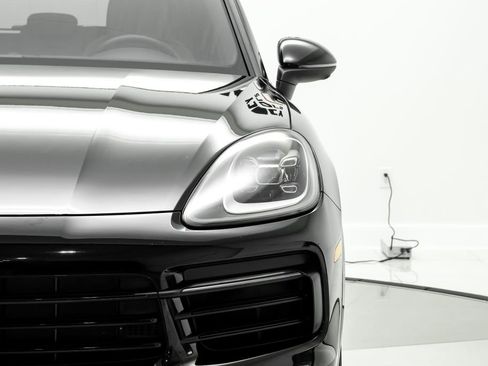 Used 2023 Porsche Cayenne Platinum Edition AWD/4WD image 53