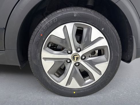 Used 2020 Kia Niro EX Premium w/ Cold Weather Package image 21