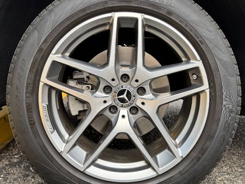 Used 2019 Mercedes-Benz GLC 300 4MATIC w/ AMG Line image 26