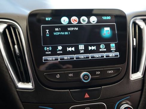Used 2018 Chevrolet Malibu LT w/ Driver Confidence Package FWD image 33