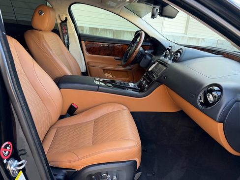 Used 2018 Jaguar XJ L Portfolio RWD image 31