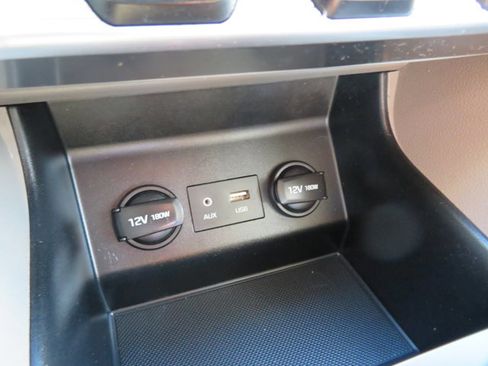 Used 2020 Hyundai Elantra SEL image 28