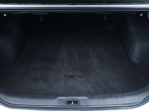 Used 2024 Nissan Altima 2.5 SV w/ SV Premium Package image 16