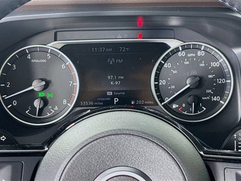 Used 2023 Nissan Rogue SL FWD image 12