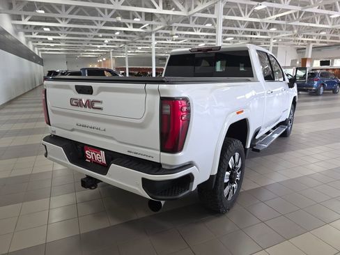 Used 2024 GMC Sierra 3500 Denali w/ Technology Package AWD/4WD image 5