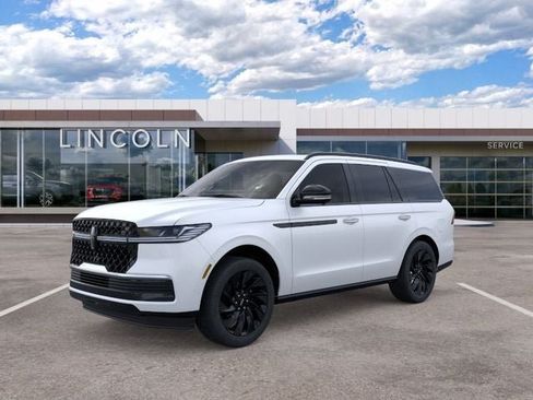 New 2025 Lincoln Navigator Reserve w/ Jet Appearance Package AWD/4WD image 2