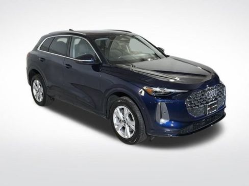 Used 2025 Audi Q5 Premium w/ Convenience Package image 10