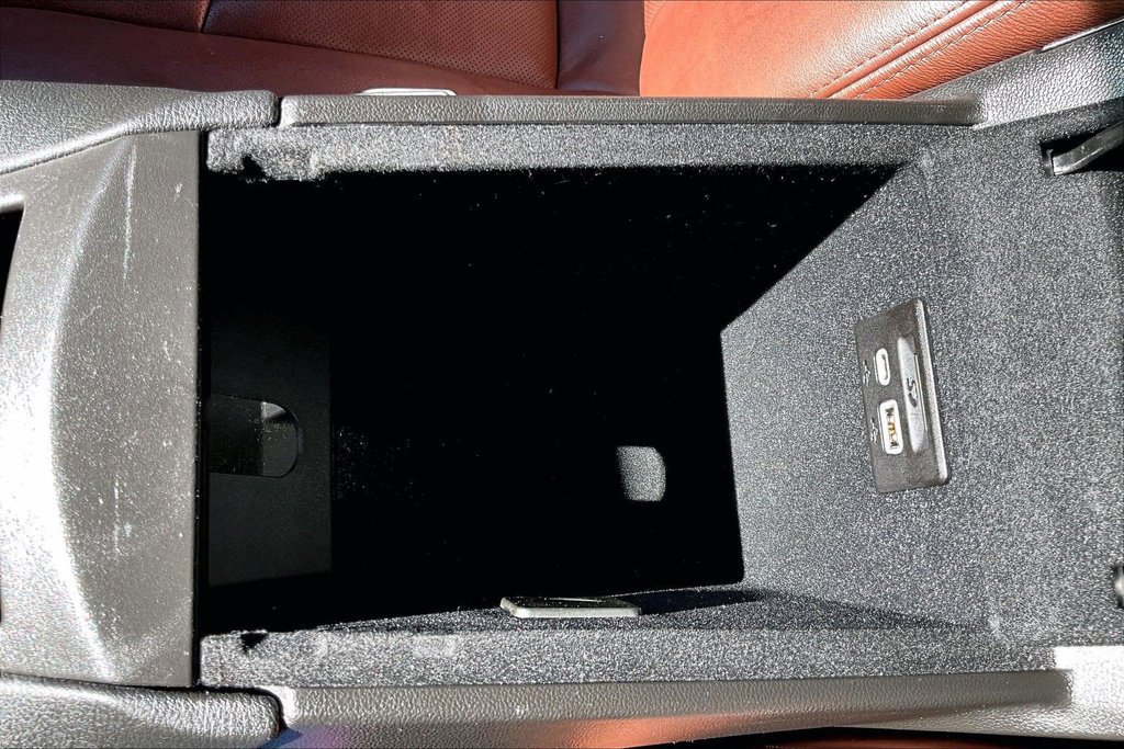 Used 2022 Cadillac XT5 Premium Luxury w/ Technology Package FWD image 16