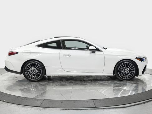 Used 2025 Mercedes-Benz CLE 300 4MATIC Coupe image 8