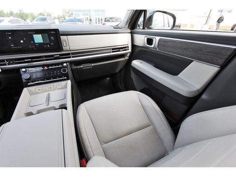 Used 2024 Hyundai Santa Fe Limited image 12