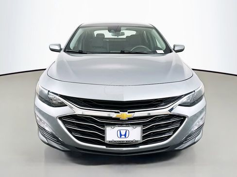 Used 2024 Chevrolet Malibu LT image 2