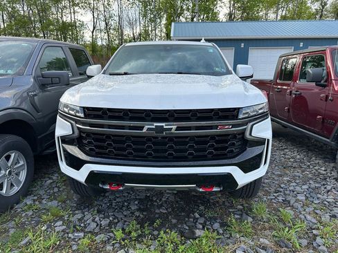 Used 2021 Chevrolet Suburban Z71 w/ Luxury Package AWD/4WD image 2