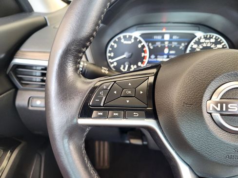Used 2023 Nissan Altima 2.5 SL FWD image 29