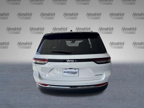 Used 2025 Jeep Grand Cherokee Limited image 8