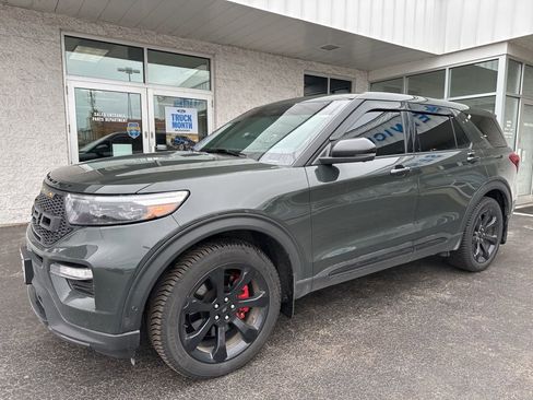 Used 2022 Ford Explorer ST w/ Equipment Group 401A image 2