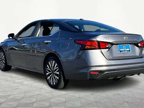 Used 2024 Nissan Altima 2.5 SV image 5