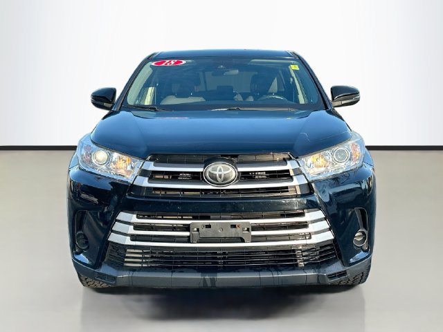 Used 2018 Toyota Highlander LE AWD/4WD image 3
