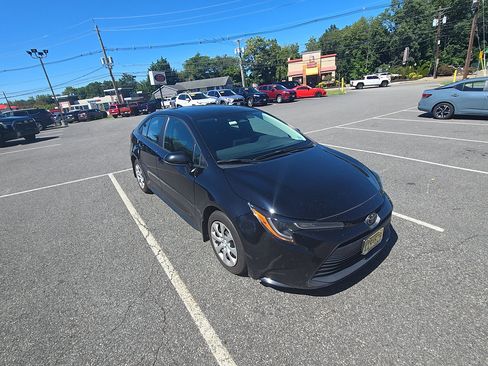 Certified 2024 Toyota Corolla LE FWD image 2