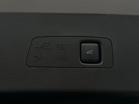 New 2026 Lincoln Corsair Premiere image 11