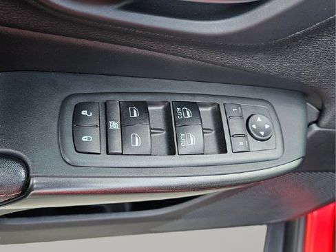 Used 2019 Jeep Cherokee Trailhawk w/ Comfort/Convenience Group image 29