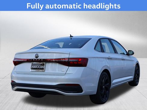 New 2026 Volkswagen Jetta SE image 8