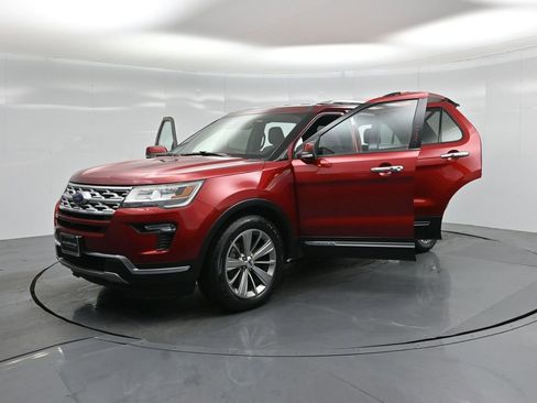 Certified 2018 Ford Explorer Limited w/ Ford Safe & Smart Package image 38