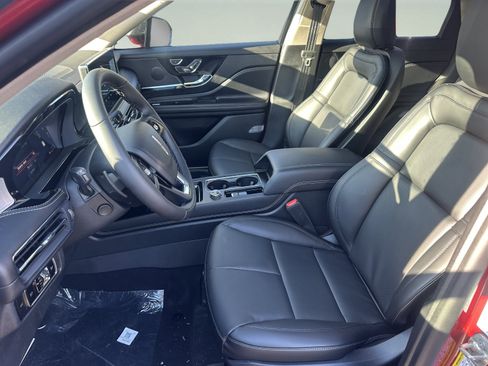 New 2026 Lincoln Corsair Premiere image 9