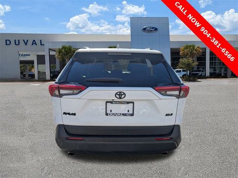 Used 2022 Toyota RAV4 XLE image 5