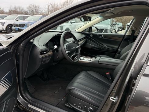 Used 2024 Genesis G80 image 8