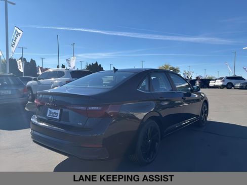 New 2026 Volkswagen Jetta SE image 4