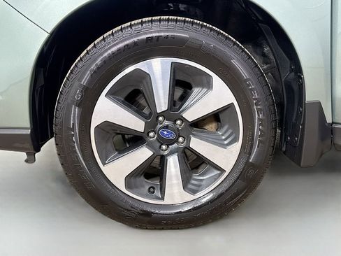 Used 2018 Subaru Forester 2.5i Premium w/ All-Weather Package AWD/4WD image 37