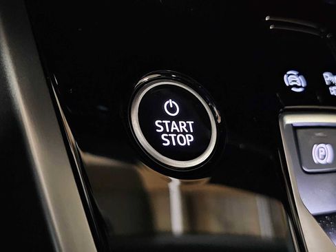 Used 2023 Audi Q4 e-tron Premium Plus w/ Premium Plus image 35