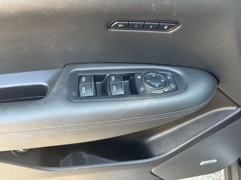 Used 2022 Cadillac XT6 Luxury FWD image 9