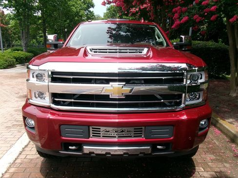 Used 2019 Chevrolet Silverado 2500 High Country w/ Duramax Plus Package AWD/4WD image 2