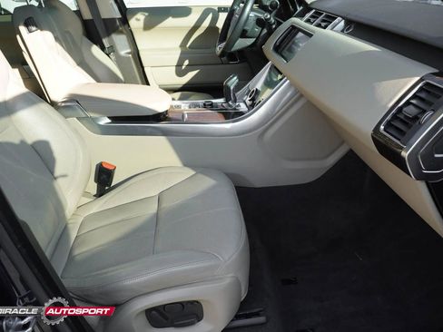 Used 2014 Land Rover Range Rover Sport HSE image 32