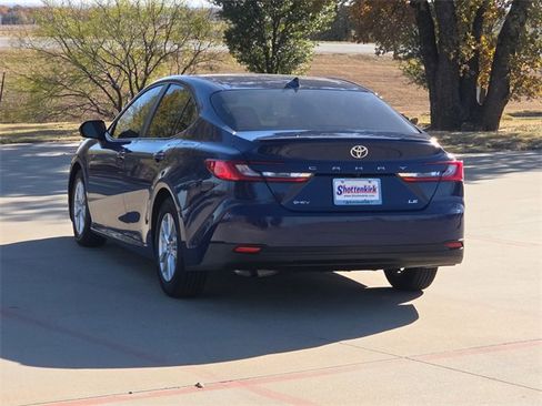 Used 2025 Toyota Camry LE image 6